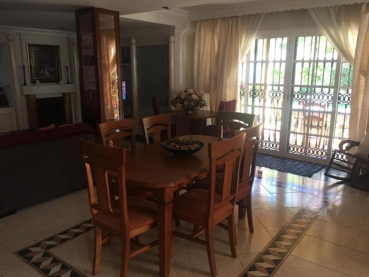 פואנגירולה Villa Mijas With Pool 50 M Beach מראה חיצוני תמונה